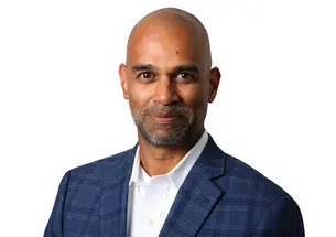 Headshot photo of Rajiv Vinnakota ’93