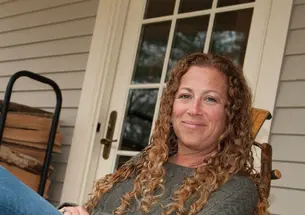 Jodi Picoult ’87 at home in Hanover, N.H.