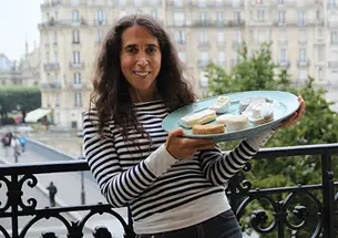 Kazz Regelman ’89 writes about a different French cheese every day on her blog, A Year in Fromage.