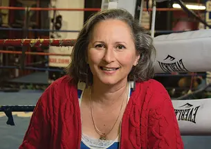 In Noemi de la Puente *86’s musical, the Statue of Liberty is portrayed as an opponent in a boxing ring where immigrants must take her on.