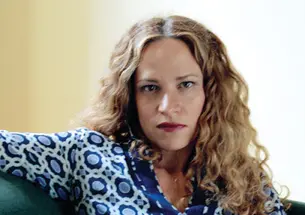 Katie Roiphe *95