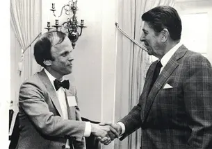 Lanny Jones ’66, left, and President Ronald Reagan at the White House on Jan. 17, 1984.