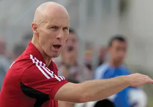 For Bob Bradley ’80, coaching Egypt’s national soccer team means taking on the hopes of the Egyptian people, who long to qualify for the World Cup.