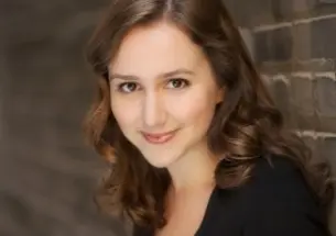 Laura Hankin â10 