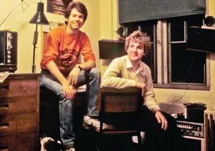  Tom Kessler ’86, right, and Dave Mackie ’86 in 1984 in their ground-floor suite in Henry Hall.