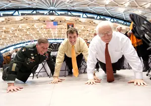 i-4cd5317acb44e2825f61b2e493e4c34b-AlumniDayPushups1.jpg