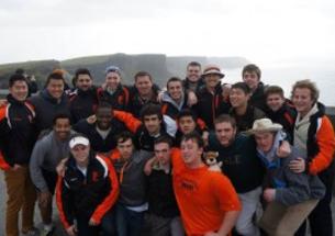Menâs rugby spent a week training on the wind-swept west coast of Ireland. (Courtesy Chris Shin â17)