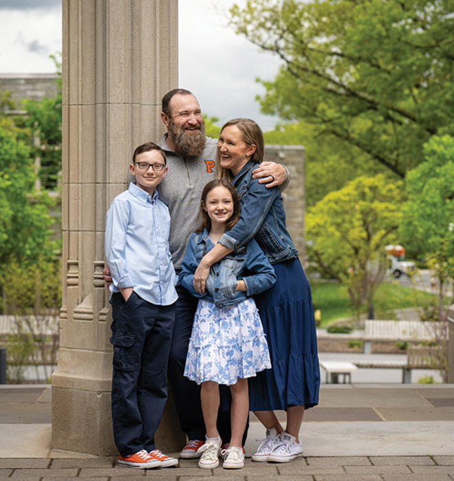 Shaun Cason ’23, with wife Whitney, son Liam, and daughter Olivia