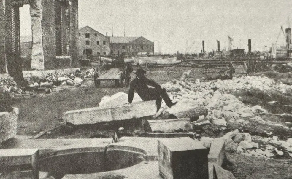 pic 10.jpg The Norfolk Navy Yard, 1864: “A people whose armies are overwhelmed and whose economy is wrecked quite naturally lose their will to continue the fight.”