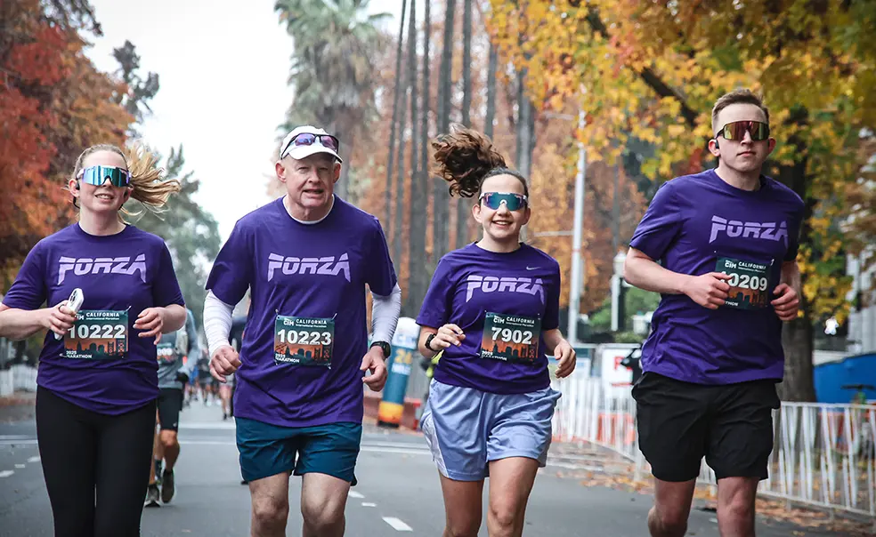 Fighting Cancer, Skip Hovsmith ’80 Runs Marathons With His Family