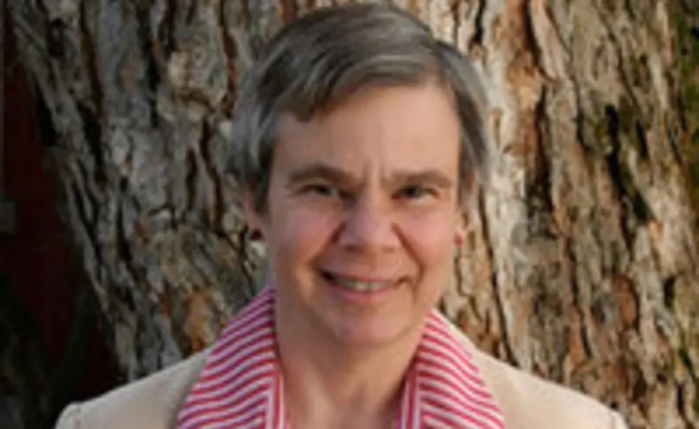 Peters '84 examines climate change