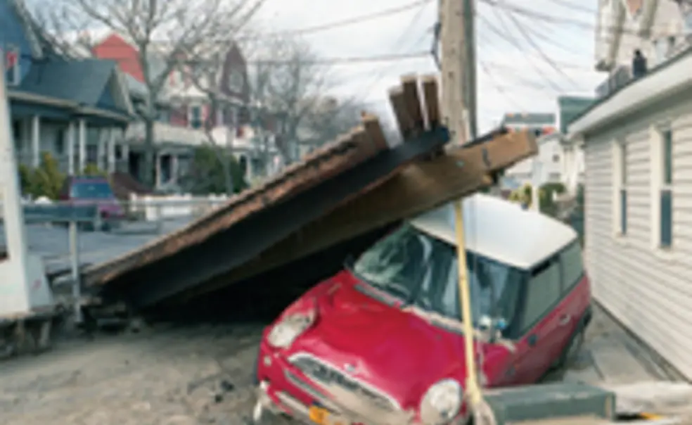 Ray '94 exhibits Hurricane Sandy photographs Ray '94 exhibits Hurricane Sandy photographs