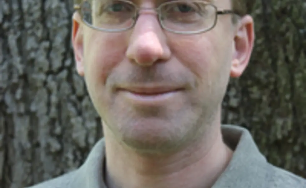 Landweber '92 Manipulates Time in Debut Novel