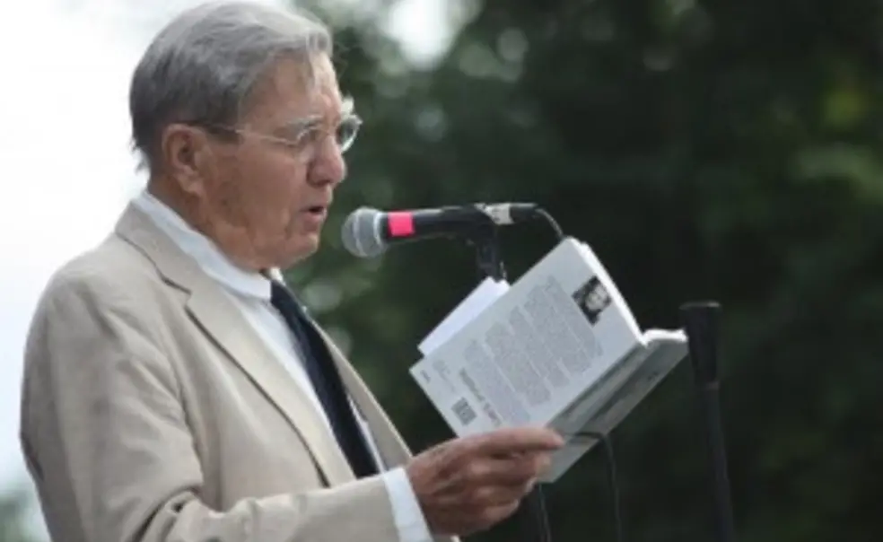 Galway Kinnell â48 at a 2009 reading. (T. Carrigan/Flickr)