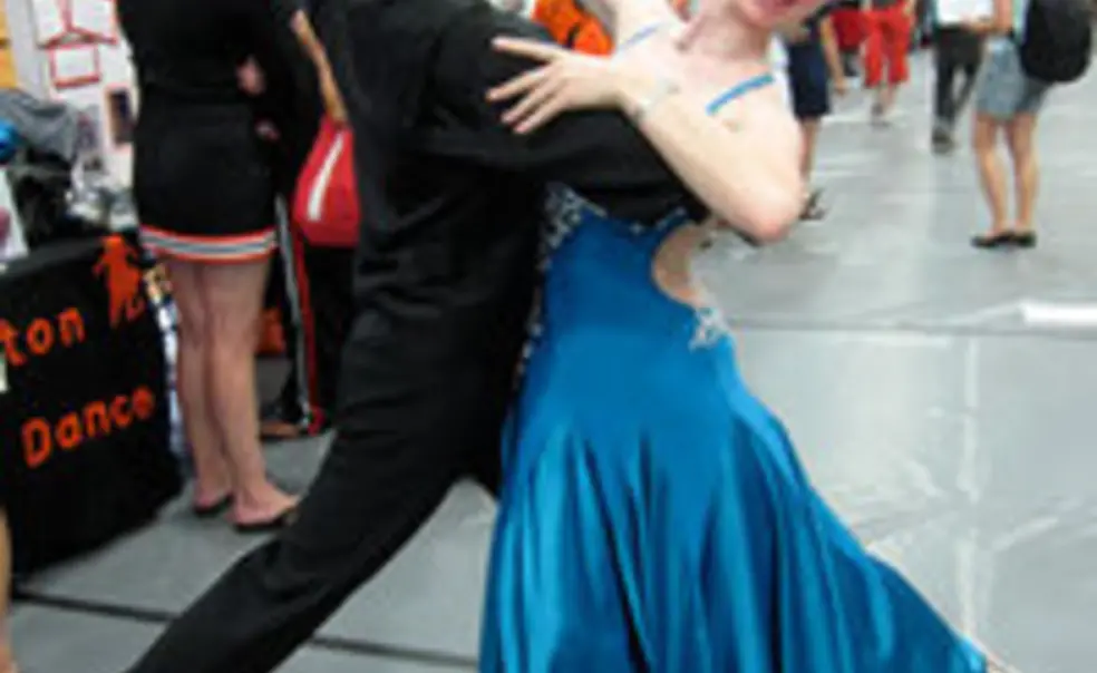 Freshmen explore, groups recruit at activities fair