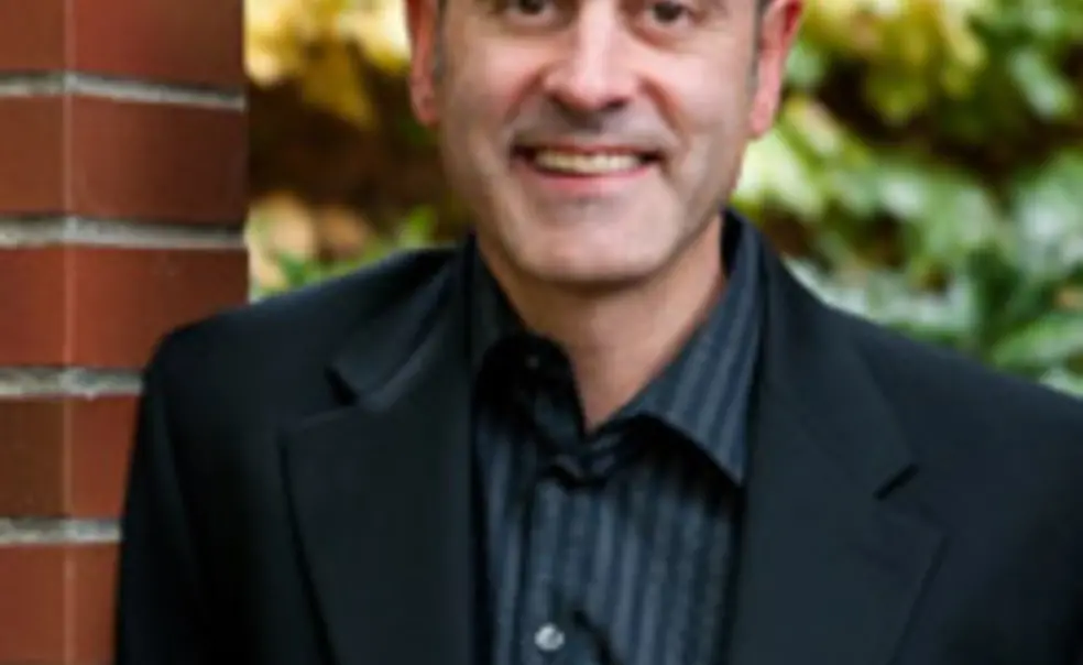 Apostolidis '86 examines Mexican meatpackers' lives and political activism