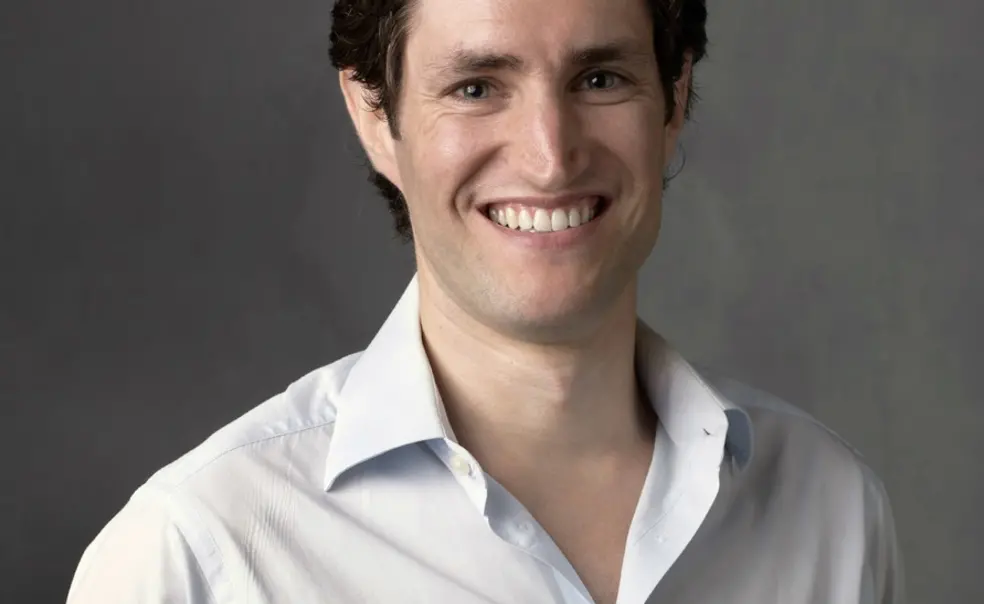 Adam Alter *09’s Irresistible Exposes the Addictive Nature of Technology