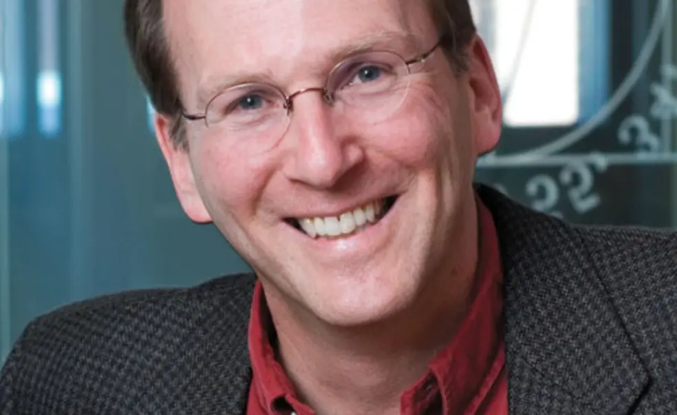 A moment with ... Steven Strogatz '80, on the mystique of math A moment with ... Steven Strogatz '80, on the mystique of math