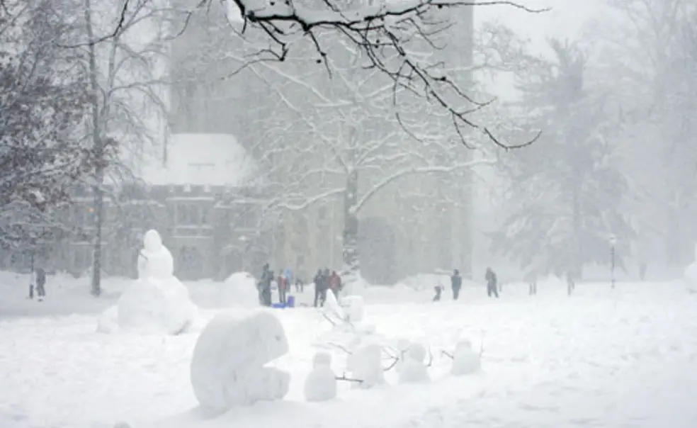 Snow daze; talking sex Snow daze; talking sex