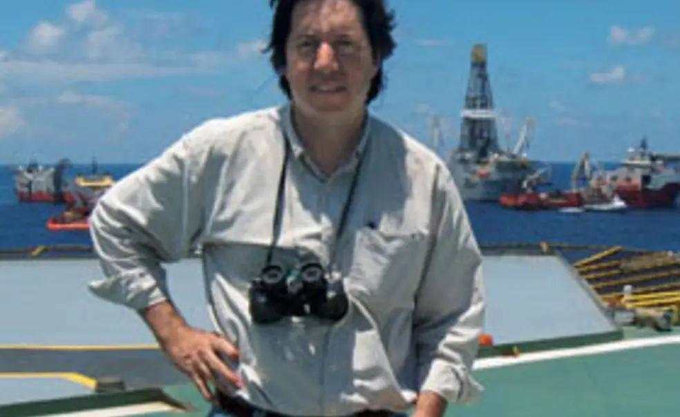 Stopping the BP oil spill Stopping the BP oil spill