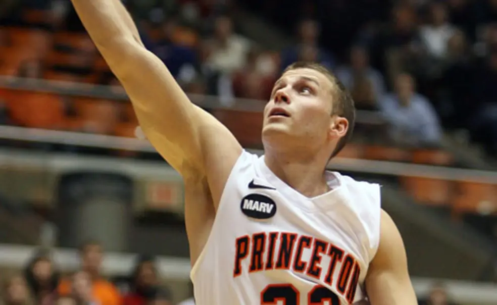 Men's hoops: Down to the wire Men's hoops: Down to the wire