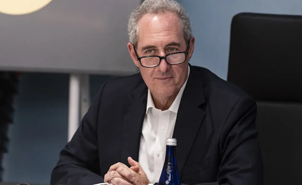 MichaelFroman_cropped.jpg Michael Froman ’85 folds his hands while sitting at a table.