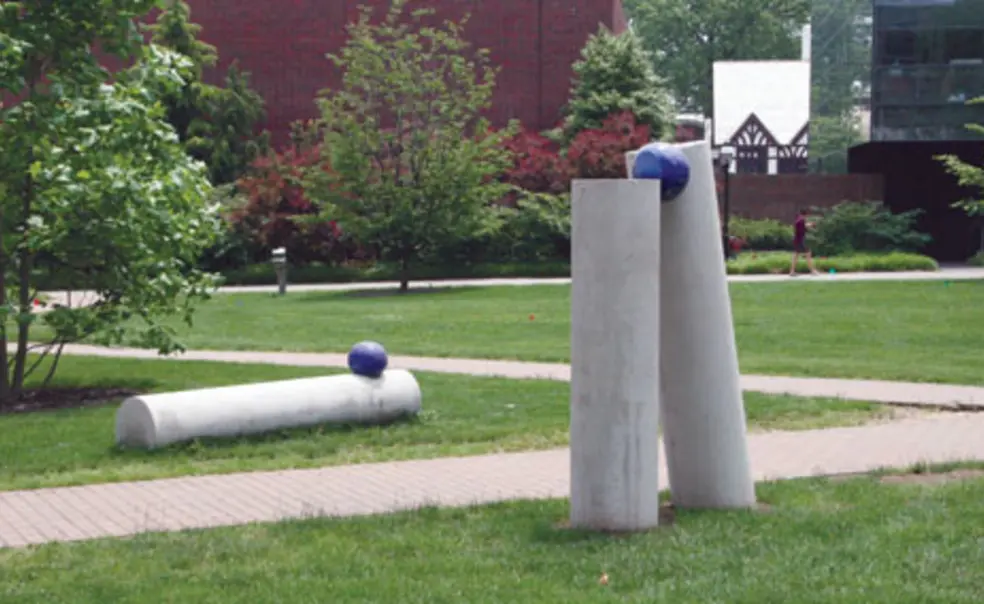 Students’ sculpture joins the landscape Students’ sculpture joins the landscape