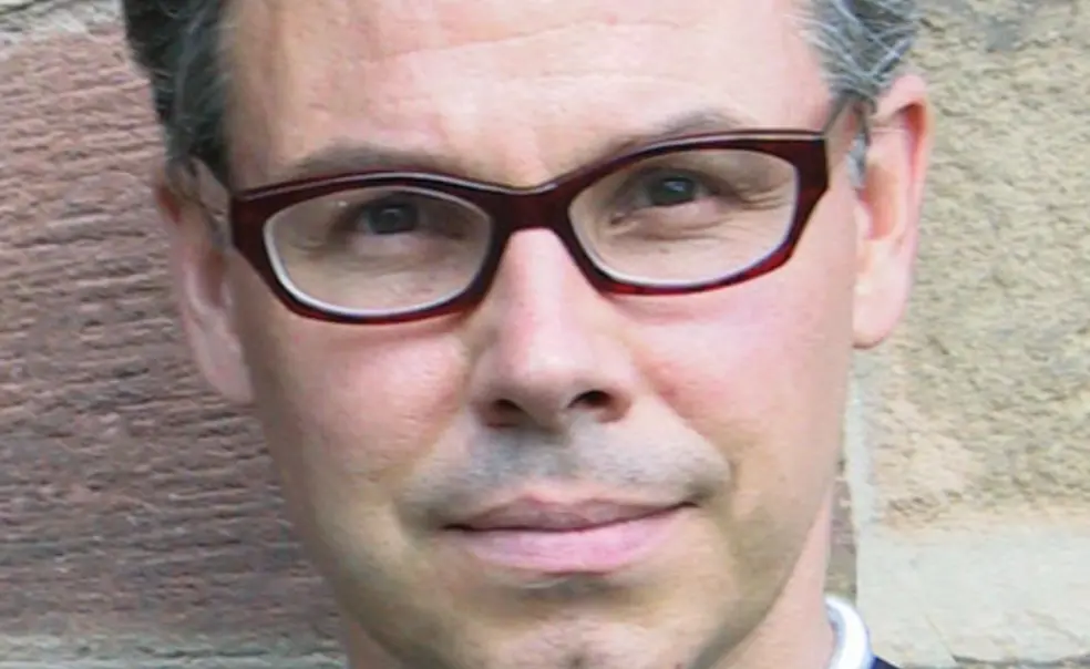 Allen to step down as dean of architecture Allen to step down as dean of architecture