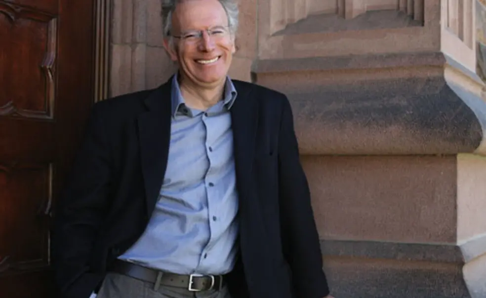 Noted Irish writer helps class explore the role of a critic Noted Irish writer helps class explore the role of a critic