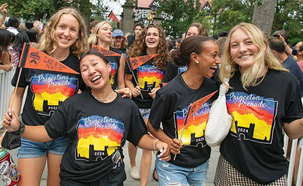 In Pre-rade, Classes of ’24 and ’25 Kick Off the Year Together In Pre-rade, Classes of ’24 and ’25 Kick Off the Year Together