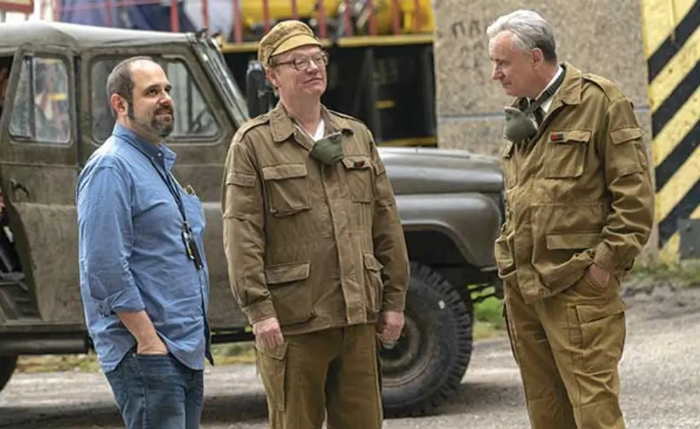 Q&A: Craig Mazin ’92, Whose Foray Into Television Led to a Hit Series 