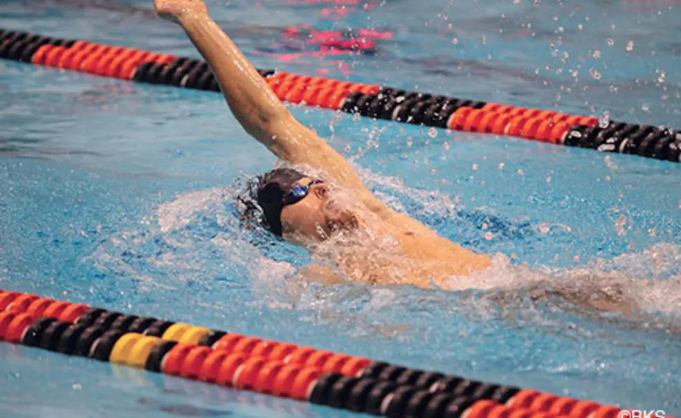 Extra Point: A Walk-On Who Hits All the Right Notes: Swimmer and Singer Helber '16 Extra Point: A Walk-On Who Hits All the Right Notes: Swimmer and Singer Helber '16