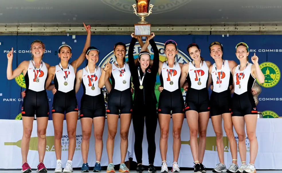 Lightweights Win Gold As All Varsity Eights Finish With Medals Lightweights Win Gold As All Varsity Eights Finish With Medals