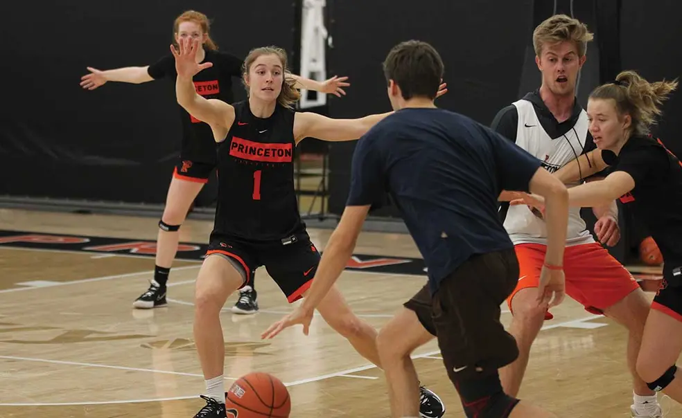 Men’s and Women’s Basketball Players Pivot From 2020