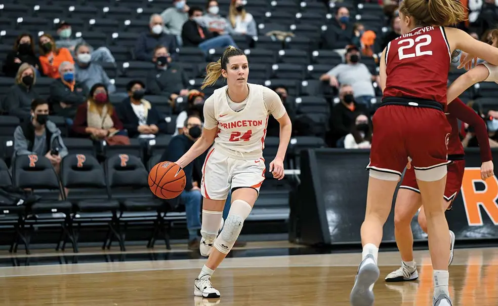 Basketball Captain Julia Cunningham ’23 Leads the Charge Basketball Captain Julia Cunningham ’23 Leads the Charge