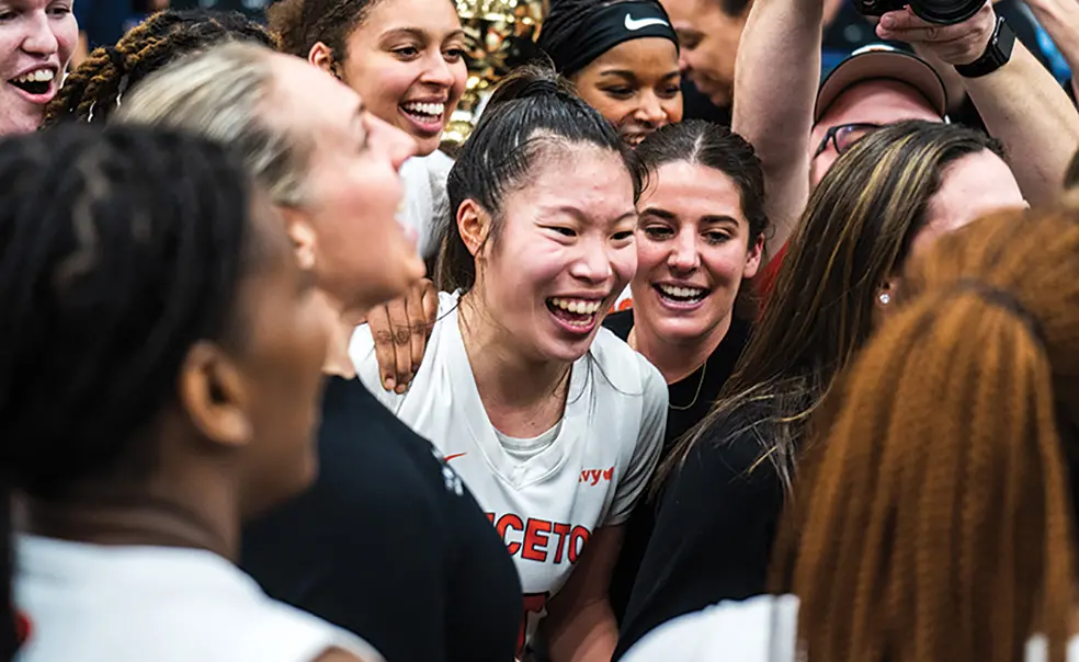 After a Mixed March, Basketball Seniors Bid Farewell