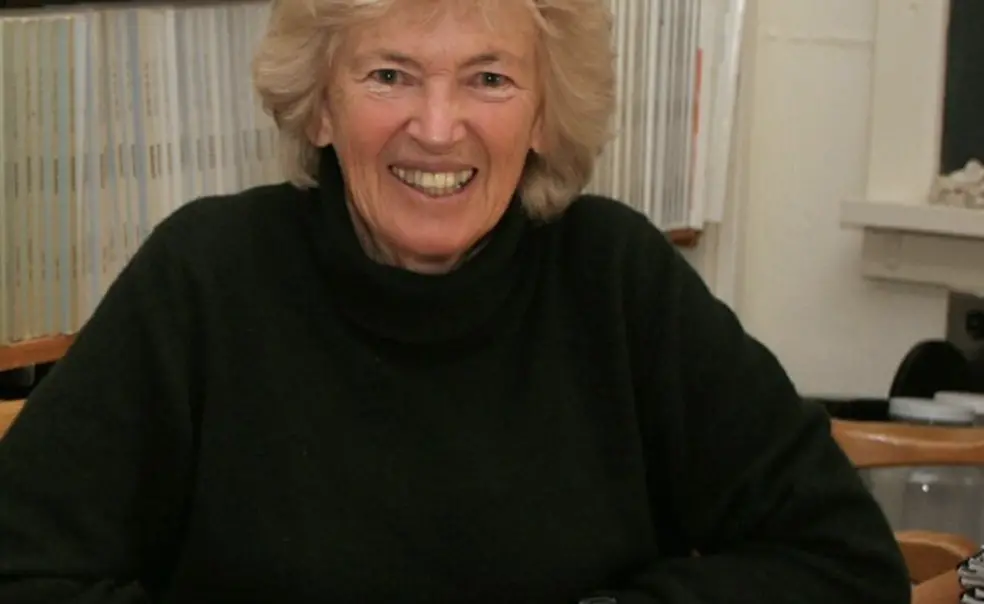 Professor Emerita B. Rosemary Grant Recounts her Life as a Biologist and Raising a Family in New Memoir Professor Emerita B. Rosemary Grant Recounts her Life as a Biologist and Raising a Family in New Memoir