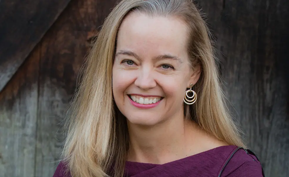 Stephanie Freeth ’97 Coaches Teams in Building Trust Stephanie Freeth ’97 Coaches Teams in Building Trust