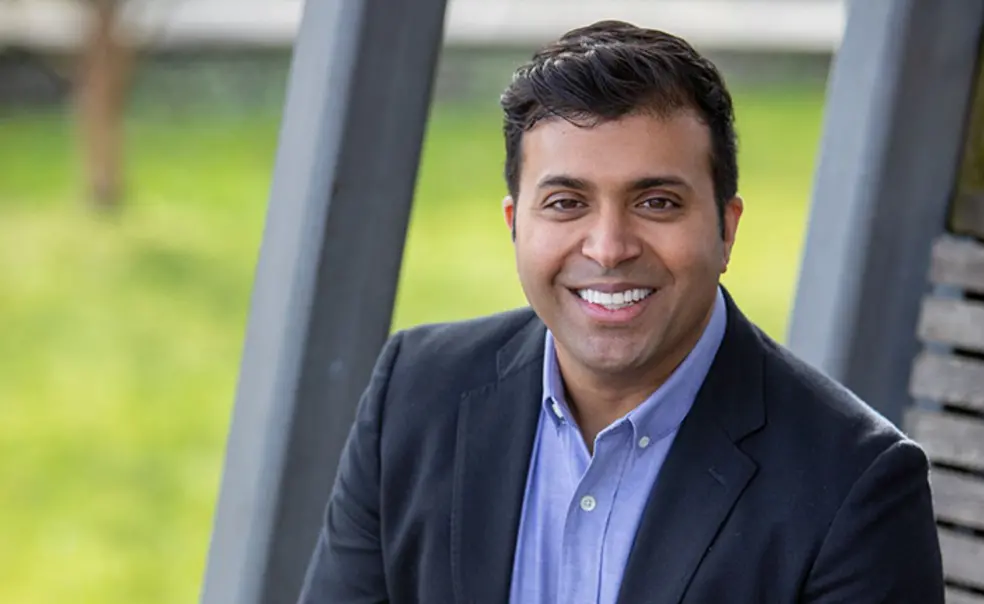 Taleeb Noormohamed ’98 is Fighting Canada’s Misinformation Problem Taleeb Noormohamed ’98 is Fighting Canada’s Misinformation Problem