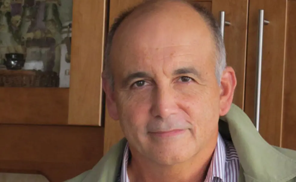 Jay Paris ’71 Bridges Gap Between Police and Youth Jay Paris ’71 Bridges Gap Between Police and Youth