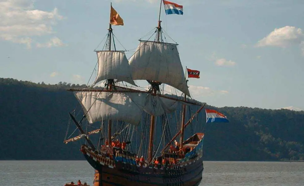 Hendricks '70 brings Dutch history to life