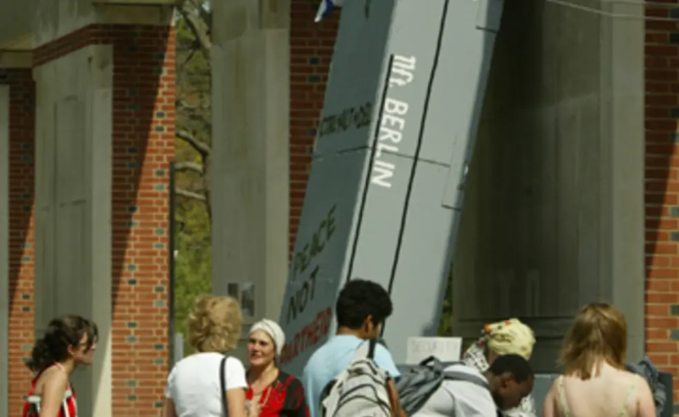 Student groups protest Israeli barriers Student groups protest Israeli barriers