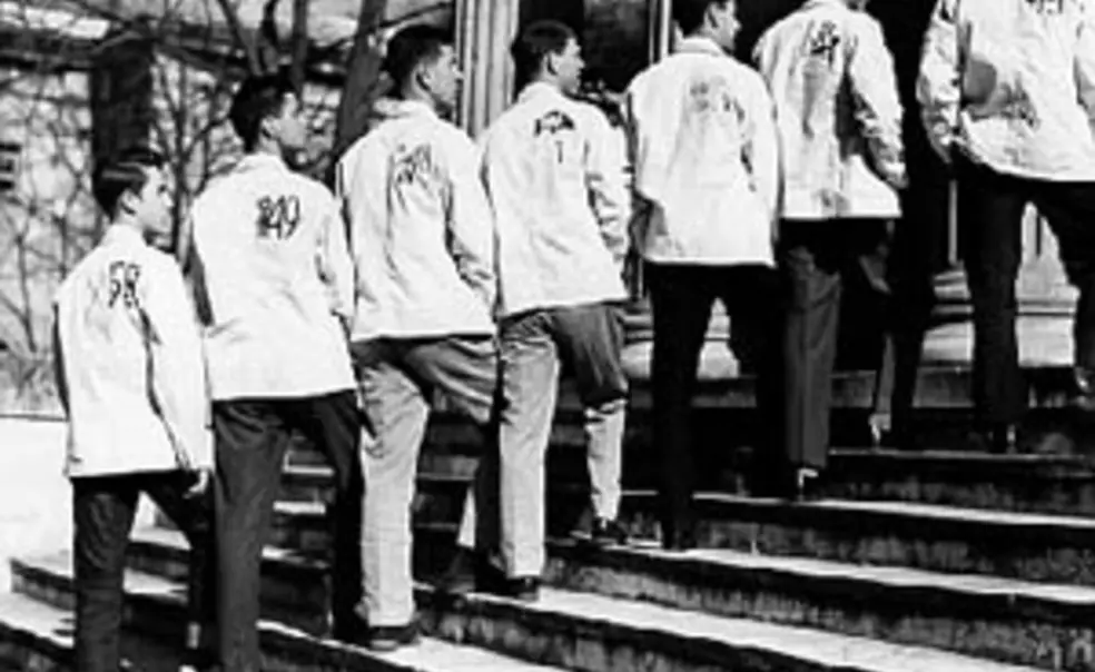 A century after their debut, beer jackets are still in style A century after their debut, beer jackets are still in style