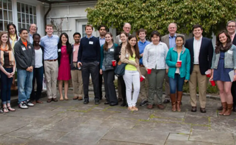 Freshman journalists connect with alumni professionals Freshman journalists connect with alumni professionals