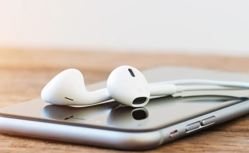 Listen to the Podcasts Recommended by Princeton Alumni Listen to the Podcasts Recommended by Princeton Alumni