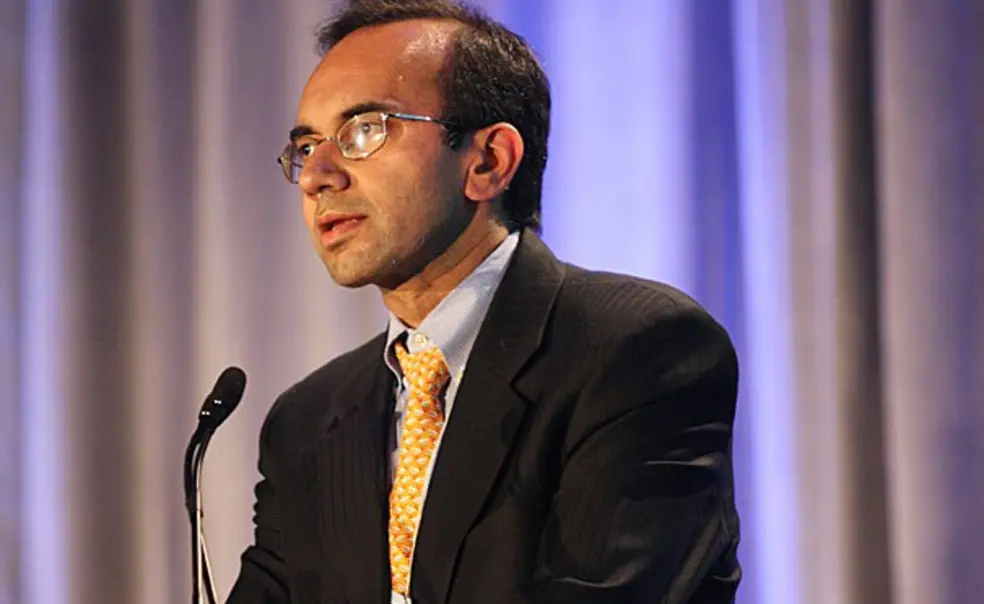 Tarun Khanna ’88 on Trust and Developing-World Businesses Tarun Khanna ’88 on Trust and Developing-World Businesses