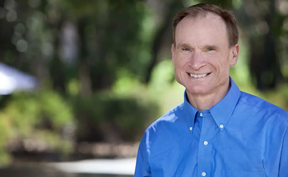 Paul Oyer *96 Goes Behind the Wheel to Study the Gig Economy