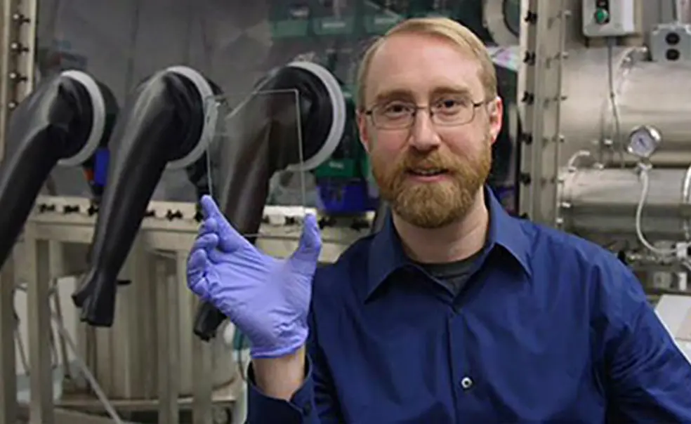 Richard Lunt *10 Aspires To Produce Clear Energy with See-Through Solar