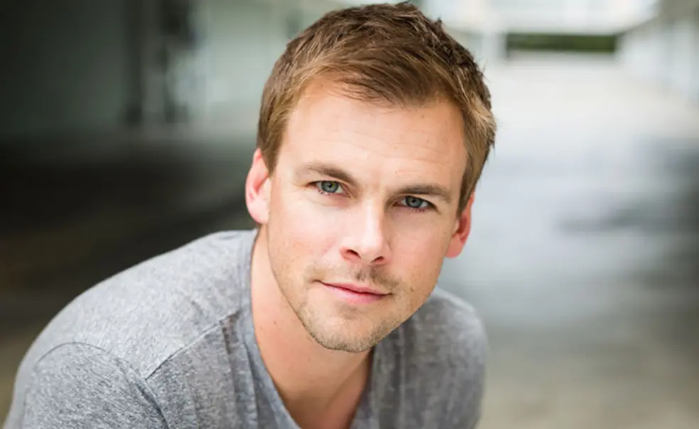 For Actor, Writer Tommy Dewey ’01, Princeton Provides ‘Deep Well of Experience’ For Actor, Writer Tommy Dewey ’01, Princeton Provides ‘Deep Well of Experience’