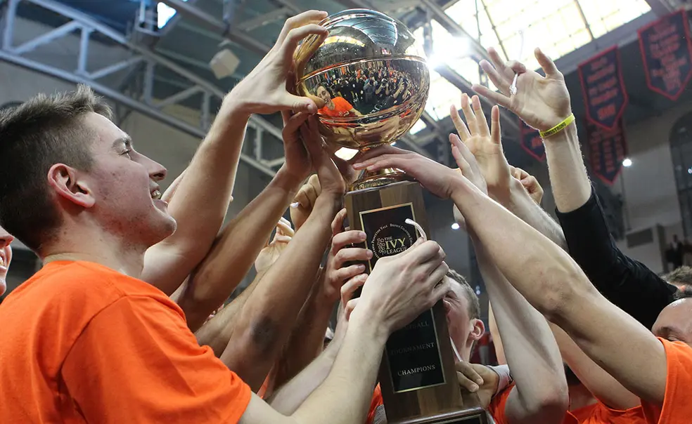 Men’s Basketball: Undefeated, Undisputed Champions Men’s Basketball: Undefeated, Undisputed Champions